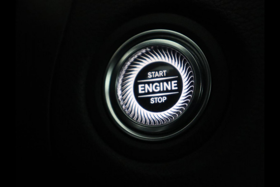 Mercedes-Benz C-Klasse 300e AMG Night | Stoelverwarming | Carplay | Leder/Alcantara | Camera | Navigatie | Park Assist | Full LED | PHEV | Plug In