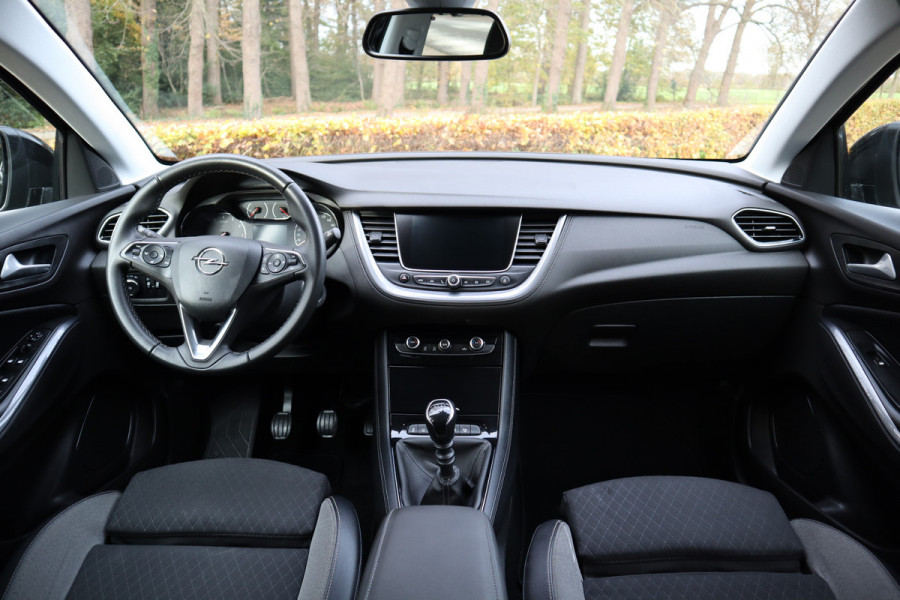 Opel Grandland X 1.2 Turbo Business + | Carplay | Camera | Navi | 19 inch |