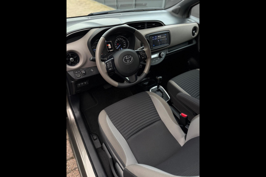 Toyota Yaris 1.5 Hybrid Selection CarPlay Camera