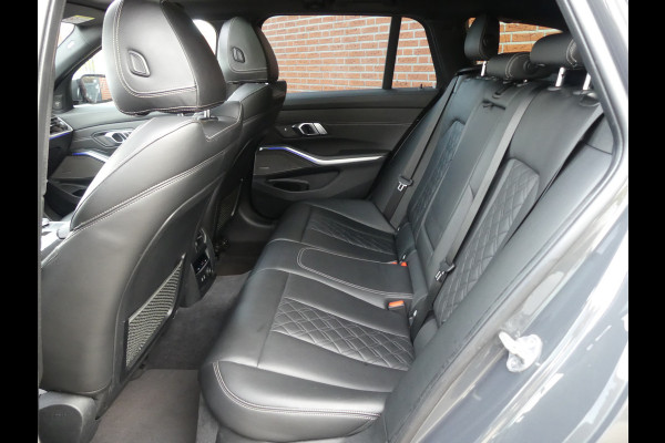BMW 3 Serie Touring 330i Touring M Pakket Panoramadak/Camera/LED/LEER