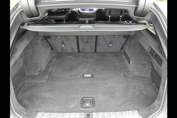 BMW 3 Serie Touring 330i Touring M Pakket Panoramadak/Camera/LED/LEER