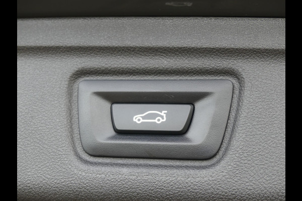 BMW 3 Serie Touring 330i Touring M Pakket Panoramadak/Camera/LED/LEER