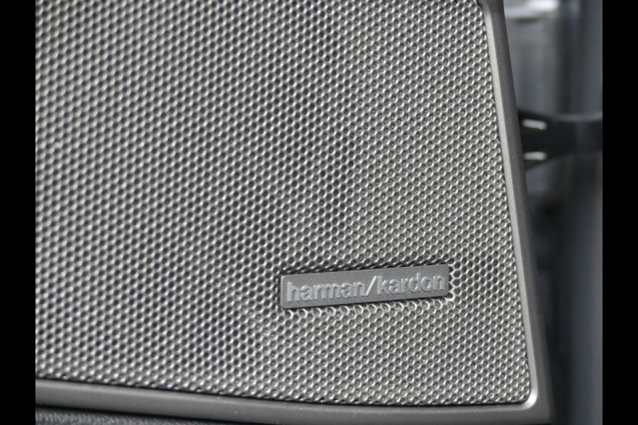 BMW 3 Serie Touring 330i Touring M Pakket Panoramadak/Camera/LED/LEER