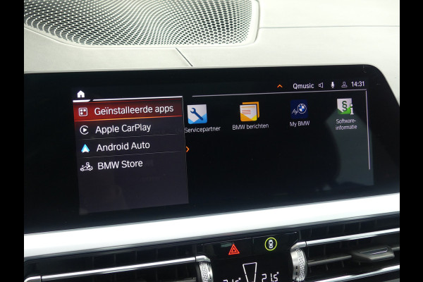 BMW 3 Serie Touring 330i Touring M Pakket Panoramadak/Camera/LED/LEER