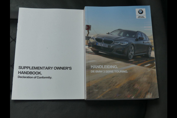 BMW 3 Serie Touring 330i Touring M Pakket Panoramadak/Camera/LED/LEER