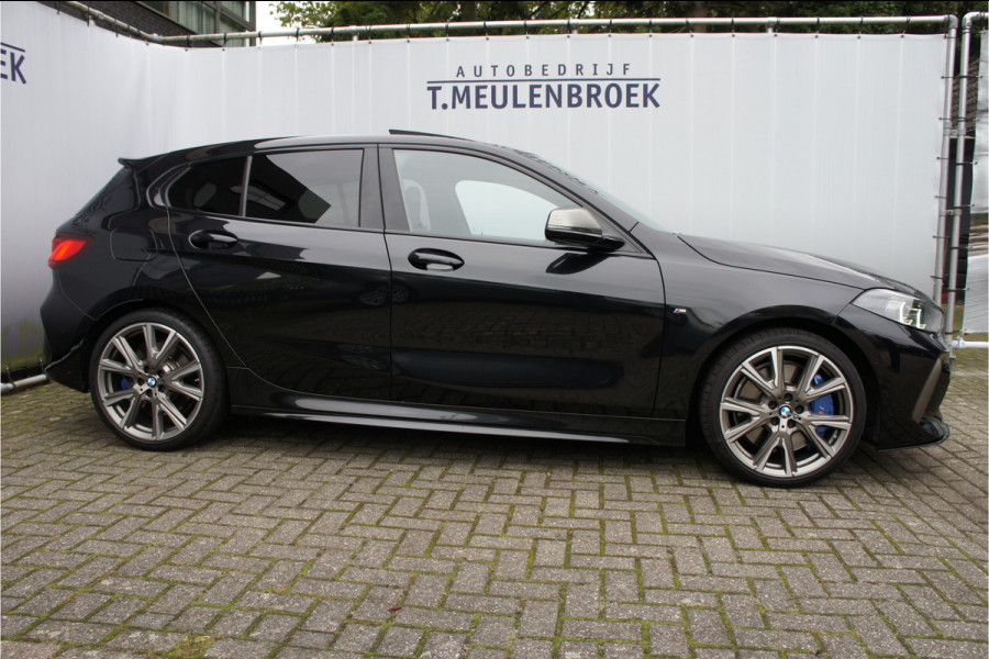 BMW 1-serie M135i xDrive High Executive Panoramadak, Head up