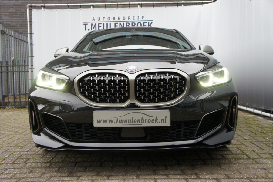 BMW 1-serie M135i xDrive High Executive Panoramadak, Head up