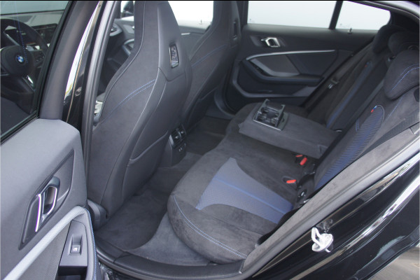 BMW 1-serie M135i xDrive High Executive Panoramadak, Head up