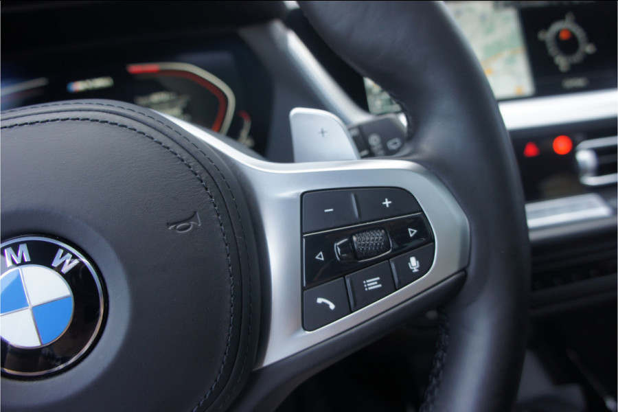 BMW 1-serie M135i xDrive High Executive Panoramadak, Head up