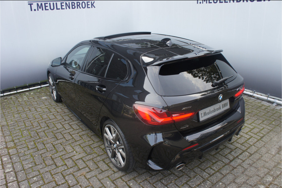 BMW 1-serie M135i xDrive High Executive Panoramadak, Head up
