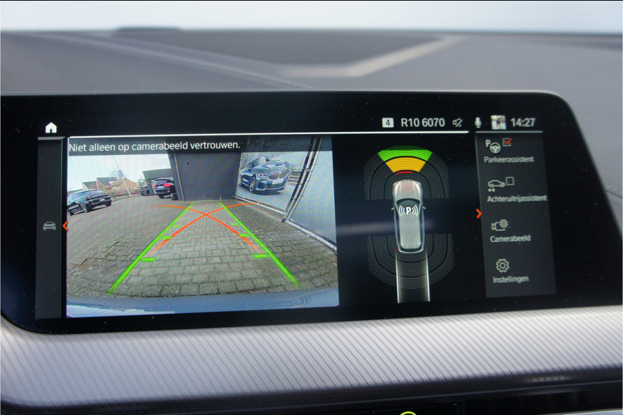 BMW 1-serie M135i xDrive Panoramadak, Parkeerhulp