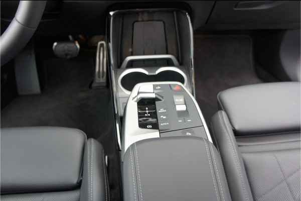 BMW X1 xDrive30e M Sportpakket Pro, Panoramadak,