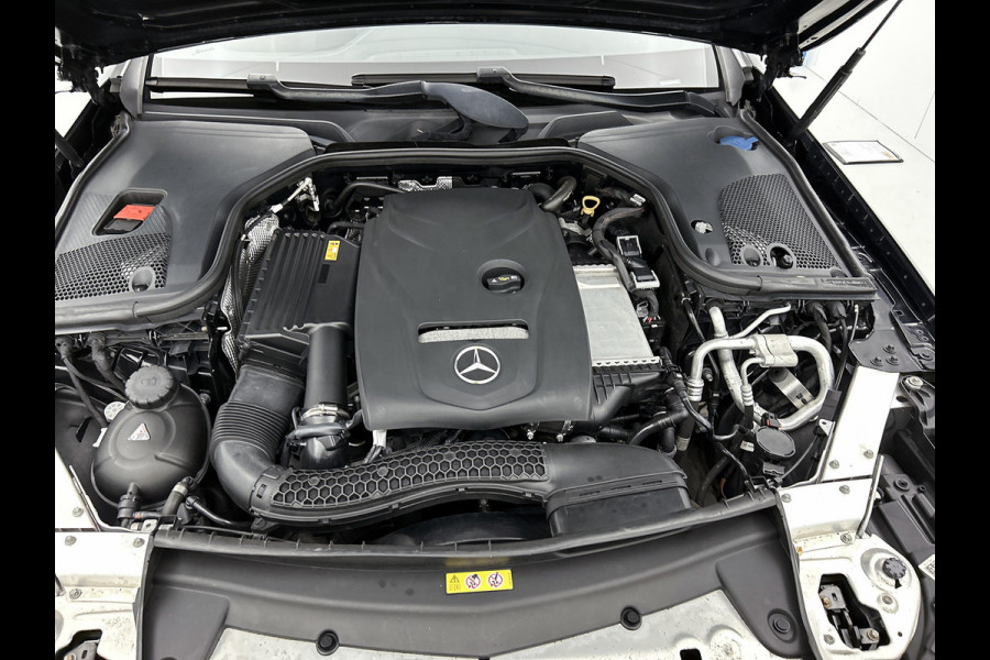 Mercedes-Benz E-Klasse Coupé 200 AMG-Edition 1 (Perfect onderH, Panorama, Camera, Navi, StoelV, PDC V+A, Elektrische Stoelen, Etc)