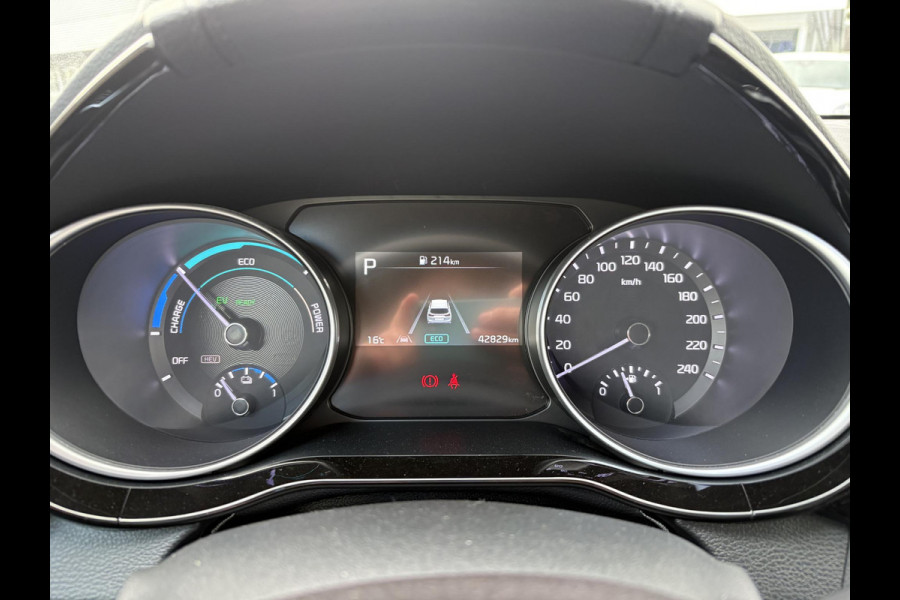 Kia Ceed Sportswagon 1.6 GDI PHEV DynamicLine | ZUID | 140pk Automaat | Stoelverwarming | Camera | Navigatie | Climate control