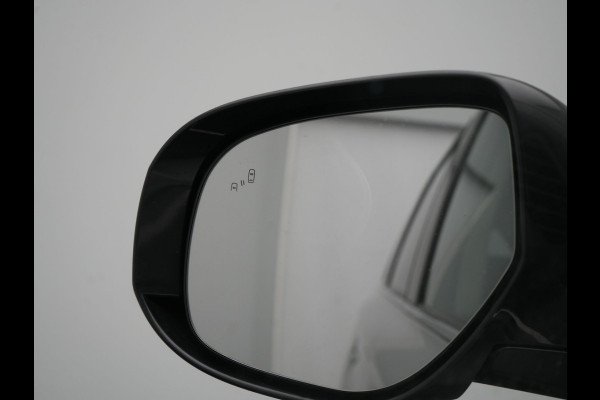 Mitsubishi Outlander 2.4 Intense0+ Plug In Hybrid 225pk Dealer O.H. PHEV | Trekhaak Afneembaar | Schuif-/Kanteldak | Camera | Sportstoelen & Stuur Verwarmd | LED Koplampen | Keyless | Apple Carplay | Blis | DAB |