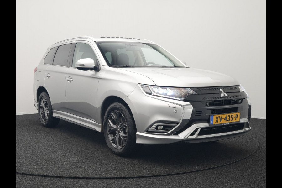Mitsubishi Outlander 2.4 Intense0+ Plug In Hybrid 225pk Dealer O.H. PHEV | Trekhaak Afneembaar | Schuif-/Kanteldak | Camera | Sportstoelen & Stuur Verwarmd | LED Koplampen | Keyless | Apple Carplay | Blis | DAB |