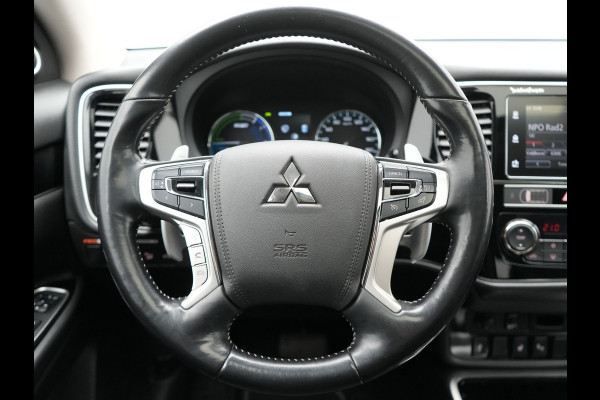 Mitsubishi Outlander 2.4 Intense0+ Plug In Hybrid 225pk Dealer O.H. PHEV | Trekhaak Afneembaar | Schuif-/Kanteldak | Camera | Sportstoelen & Stuur Verwarmd | LED Koplampen | Keyless | Apple Carplay | Blis | DAB |