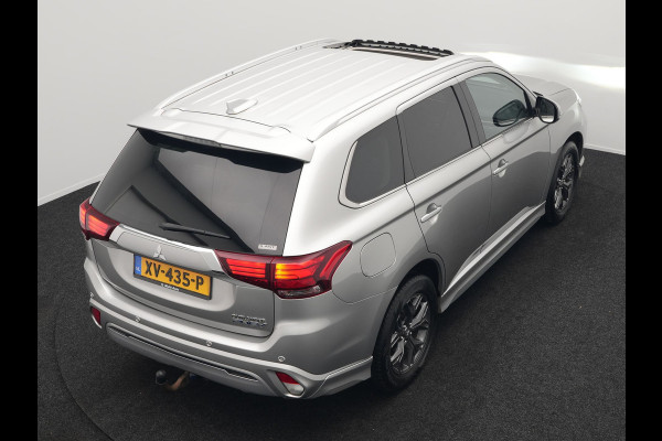 Mitsubishi Outlander 2.4 Intense0+ Plug In Hybrid 225pk Dealer O.H. PHEV | Trekhaak Afneembaar | Schuif-/Kanteldak | Camera | Sportstoelen & Stuur Verwarmd | LED Koplampen | Keyless | Apple Carplay | Blis | DAB |