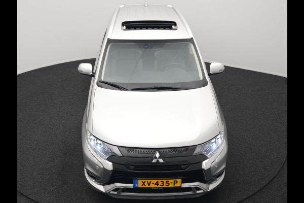 Mitsubishi Outlander 2.4 Intense0+ Plug In Hybrid 225pk Dealer O.H. PHEV | Trekhaak Afneembaar | Schuif-/Kanteldak | Camera | Sportstoelen & Stuur Verwarmd | LED Koplampen | Keyless | Apple Carplay | Blis | DAB |