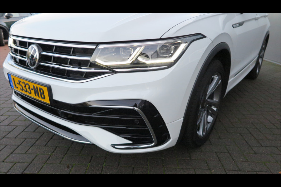 Volkswagen Tiguan 1.5 TSI 150pk DSG 2xR-Line Virtual Cockpit , Trekhaak, Camera , Navi , DAB+ , Carplay , Led verlichting etc.