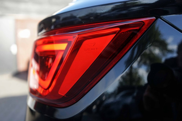 Seat León ST Cupra 300 4Drive Ultimate-edition/Pano/DCC/Schaalstoel/Beats/Sfe