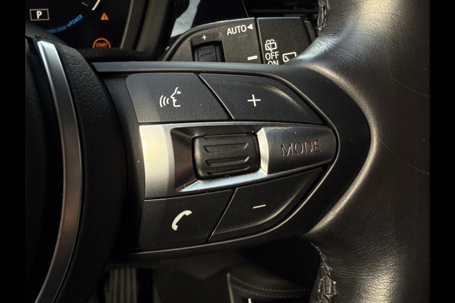 BMW X1 xDrive25e M SPORT | PANORAMA | ELEKTR. STOELEN | HARMAN KARDON | LEDER | 19 INCH LM VELGEN | TREKHAAK |