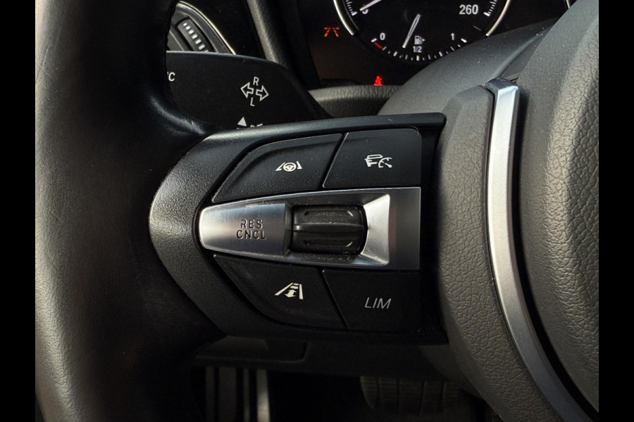 BMW X1 xDrive25e M SPORT | PANORAMA | ELEKTR. STOELEN | HARMAN KARDON | LEDER | 19 INCH LM VELGEN | TREKHAAK |