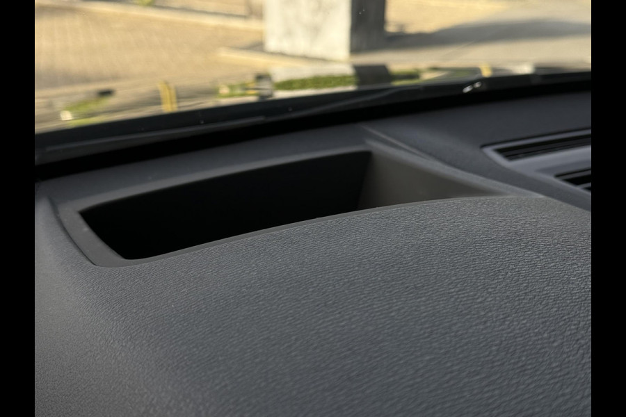 BMW X1 xDrive25e M SPORT | PANORAMA | ELEKTR. STOELEN | HARMAN KARDON | LEDER | 19 INCH LM VELGEN | TREKHAAK |