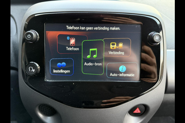 Toyota Aygo 1.0 VVT-i x-joy / Camera / Carplay / Clima / ALL-Season / 1e Eigenaar / NED-AYGO / LED-Verlichting