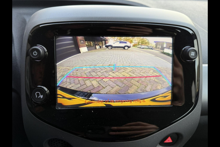 Toyota Aygo 1.0 VVT-i x-joy / Camera / Carplay / Clima / ALL-Season / 1e Eigenaar / NED-AYGO / LED-Verlichting