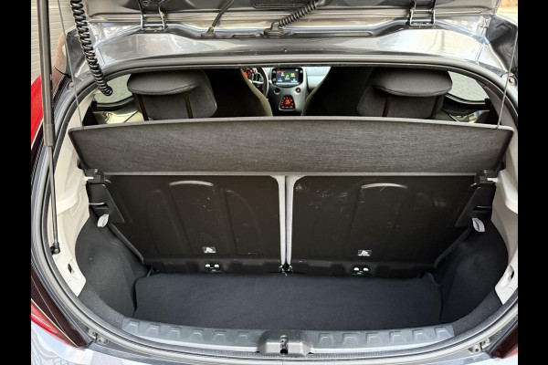 Toyota Aygo 1.0 VVT-i x-joy / Camera / Carplay / Clima / ALL-Season / 1e Eigenaar / NED-AYGO / LED-Verlichting