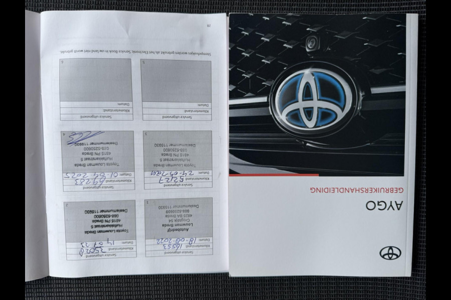 Toyota Aygo 1.0 VVT-i x-joy / Camera / Carplay / Clima / ALL-Season / 1e Eigenaar / NED-AYGO / LED-Verlichting