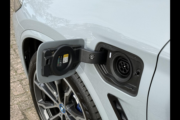 BMW X3 xDrive30e M SPORT | ELEKTR. STOELEN | PANORAMA | M SPORT REMMEN | HEAD UP | KEYLESS |