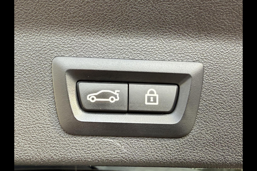 BMW X3 xDrive30e M SPORT | ELEKTR. STOELEN | PANORAMA | M SPORT REMMEN | HEAD UP | KEYLESS |