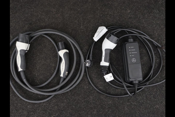 Mercedes-Benz A-Klasse 250e AMG Limited | Carplay | Stoelverwarming | Camera | Leder/Alcantara | Navigatie | Park Assist | Sfeerverlichting | Full LED | Climate control | Widescreen | Cruise control | PHEV | Plug In