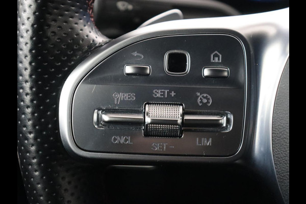 Mercedes-Benz A-Klasse 250e AMG Limited | Carplay | Stoelverwarming | Camera | Leder/Alcantara | Navigatie | Park Assist | Sfeerverlichting | Full LED | Climate control | Widescreen | Cruise control | PHEV | Plug In