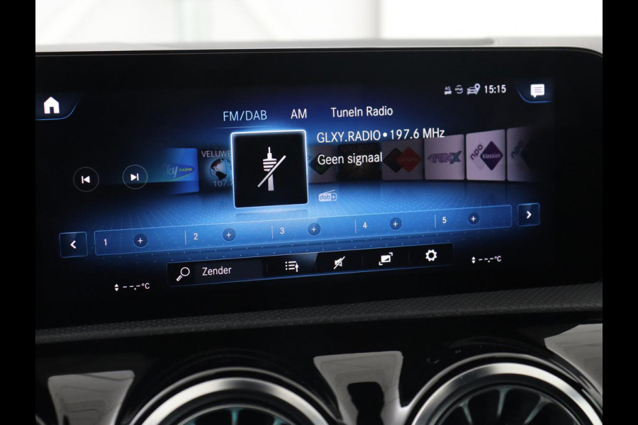 Mercedes-Benz A-Klasse 250e AMG Limited | Carplay | Stoelverwarming | Camera | Leder/Alcantara | Navigatie | Park Assist | Sfeerverlichting | Full LED | Climate control | Widescreen | Cruise control | PHEV | Plug In