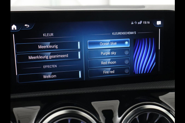 Mercedes-Benz A-Klasse 250e AMG Limited | Carplay | Stoelverwarming | Camera | Leder/Alcantara | Navigatie | Park Assist | Sfeerverlichting | Full LED | Climate control | Widescreen | Cruise control | PHEV | Plug In