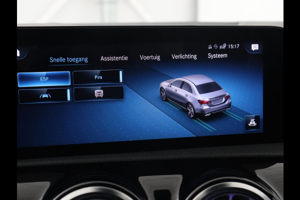 Mercedes-Benz A-Klasse 250e AMG Limited | Carplay | Stoelverwarming | Camera | Leder/Alcantara | Navigatie | Park Assist | Sfeerverlichting | Full LED | Climate control | Widescreen | Cruise control | PHEV | Plug In