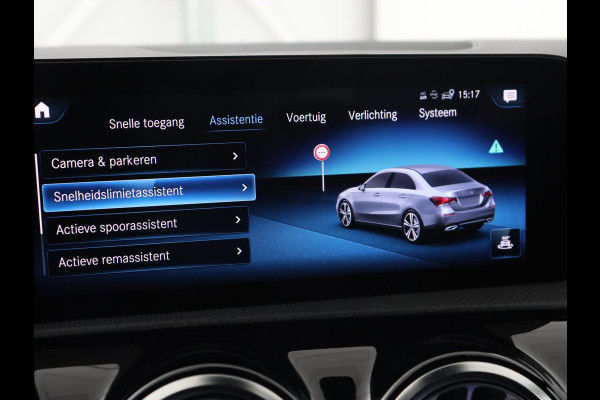 Mercedes-Benz A-Klasse 250e AMG Limited | Carplay | Stoelverwarming | Camera | Leder/Alcantara | Navigatie | Park Assist | Sfeerverlichting | Full LED | Climate control | Widescreen | Cruise control | PHEV | Plug In