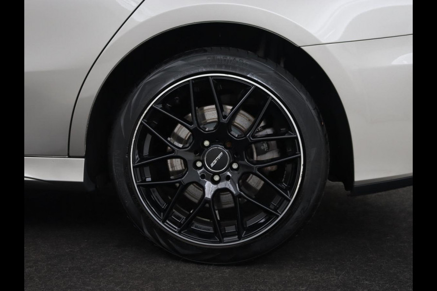 Mercedes-Benz A-Klasse 250e AMG Limited | Carplay | Stoelverwarming | Camera | Leder/Alcantara | Navigatie | Park Assist | Sfeerverlichting | Full LED | Climate control | Widescreen | Cruise control | PHEV | Plug In
