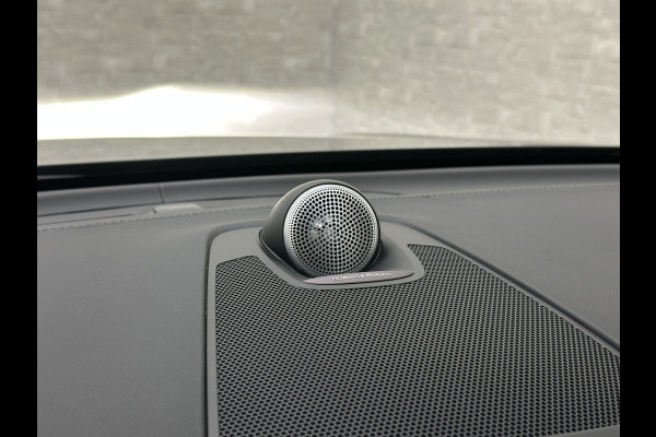 Volvo XC60 350PK Ultimate Bright | Bowers & Wilkins | Luchtvering | Panorama | Massage | ACC | 360 Camera | T6 | Stoelventilatie | Head-Up | Keyless-Entry | Orrefors Glaspook | Pilot-Assist | Stoelverwarming V+A | Stand-Kachel | Memory | Stuurverwarming | Dodehoek | Leder Dashboard | Carplay |