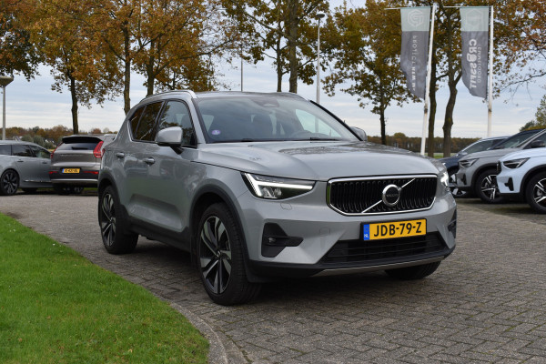 Volvo XC40 B4 211PK Automaat Core | ACC | 20"LMV | Trekhaak | BLIS | Camera | Stoelverwarming | Stuurverwarming |