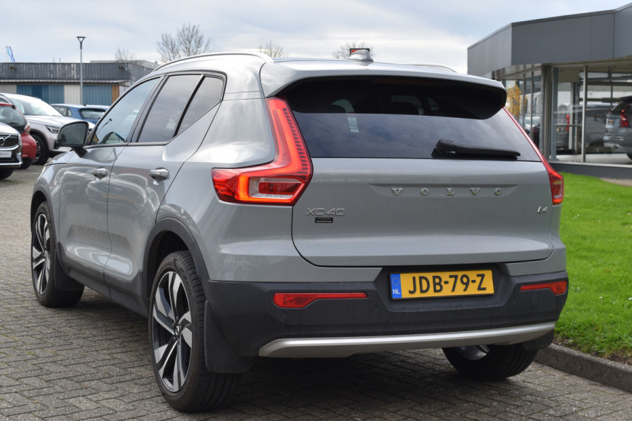 Volvo XC40 B4 211PK Automaat Core | ACC | 20"LMV | Trekhaak | BLIS | Camera | Stoelverwarming | Stuurverwarming |