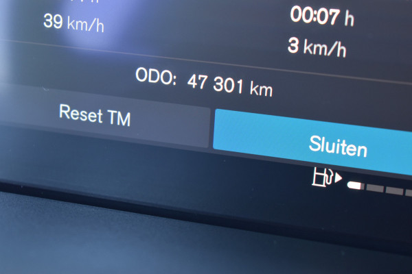 Volvo XC40 B4 211PK Automaat Core | ACC | 20"LMV | Trekhaak | BLIS | Camera | Stoelverwarming | Stuurverwarming |