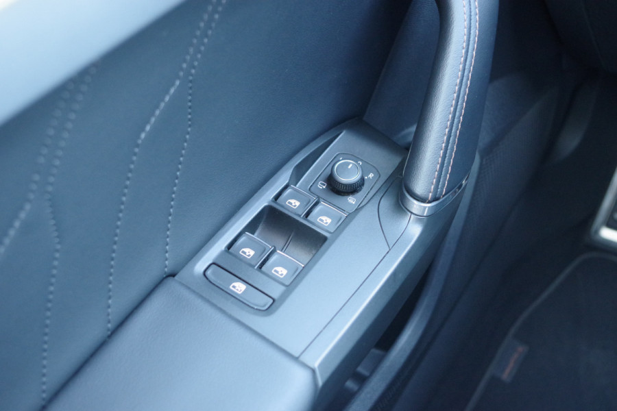 CUPRA Leon Sportstourer 1.4 e-Hybrid VZ 245 PK Adrenaline, Adap. Cruise Control, WInterpakket, LED, Keyless