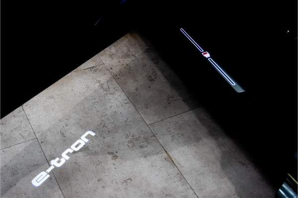 Audi e-tron Sportback S Quattro 95 kWh 504PK | Pano | B&O | RS Stoelen | 360 | 12 MND Garantie