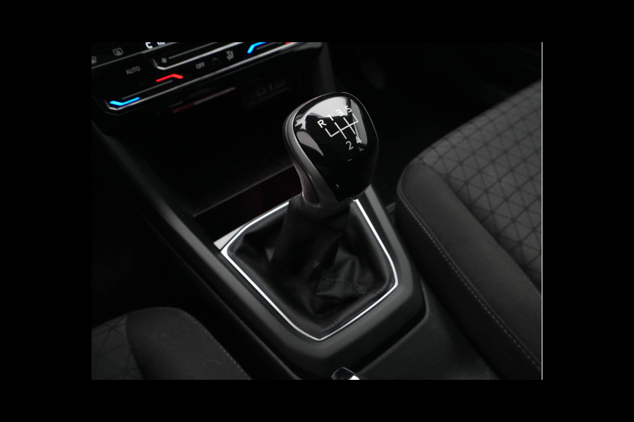 Volkswagen T-Cross 1.0 TSI 95pk Life Navigatie Pdc Clima Acc 38