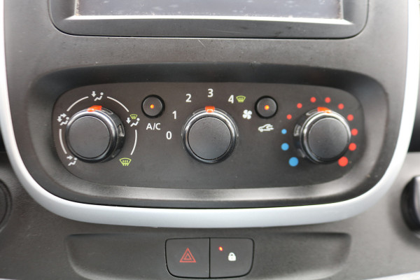 Renault Trafic 1.6 dCi 120pk L2 H1 Airco Trekhaak Imperiaal
