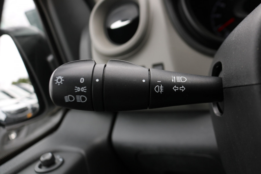 Renault Trafic 1.6 dCi 120pk L2 H1 Airco Trekhaak Imperiaal